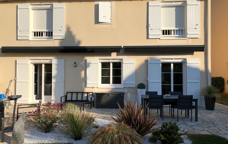 Volets battants classiques à Bollène